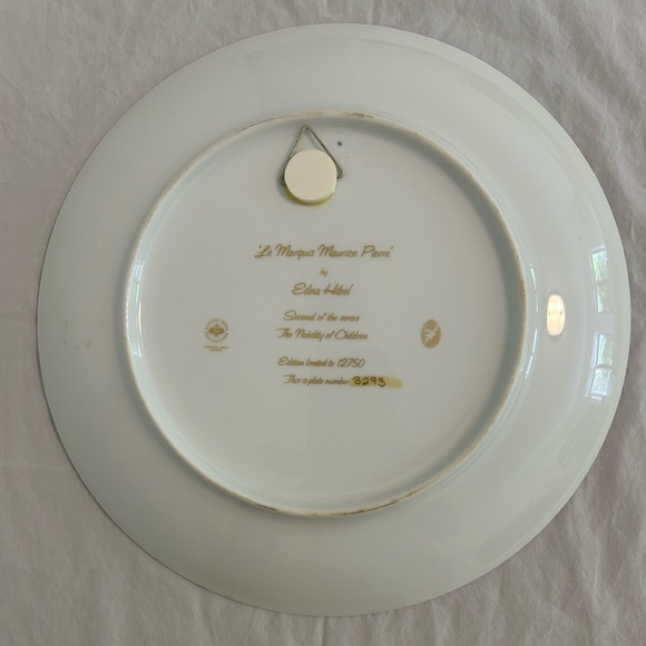 Edna Hibel decorative plates - Picture 2 of 13